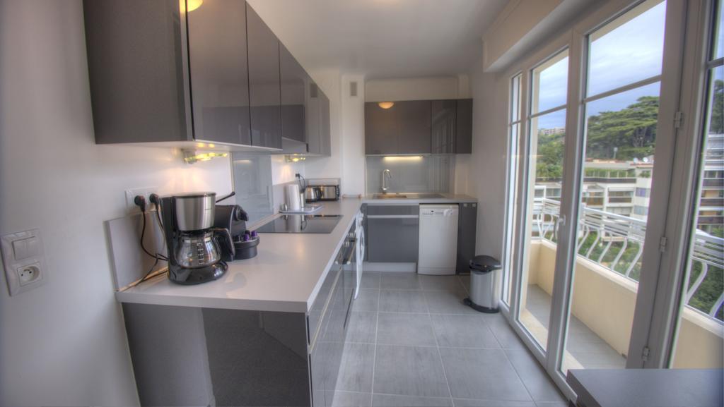 Beau 2 Pieces 3 Etoiles Vue Mer Garage Prive 150M Plages Wifi Cannes Phòng bức ảnh